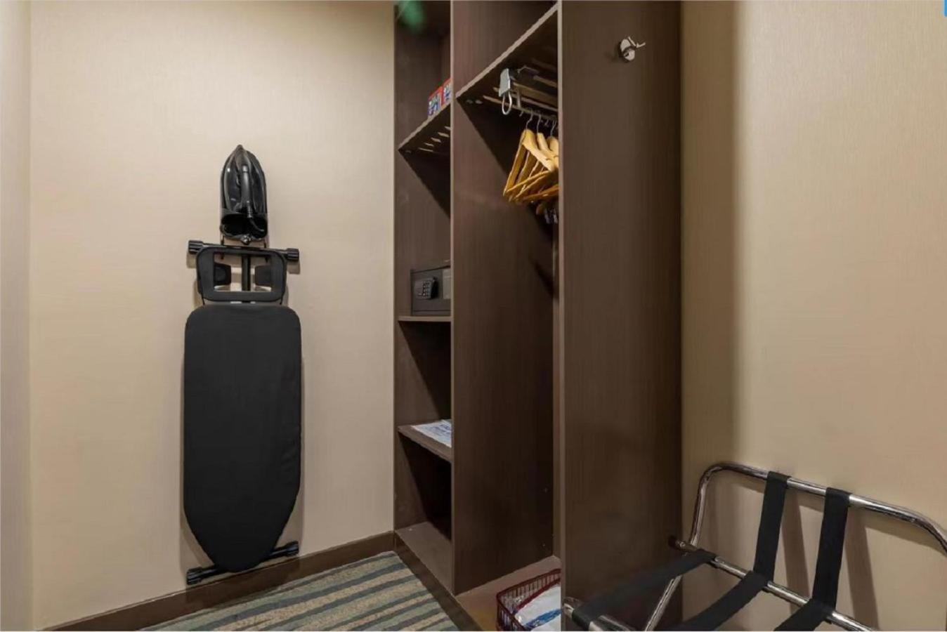 Holiday Inn Express Shenyang North Station By Ihg ภายนอก รูปภาพ
